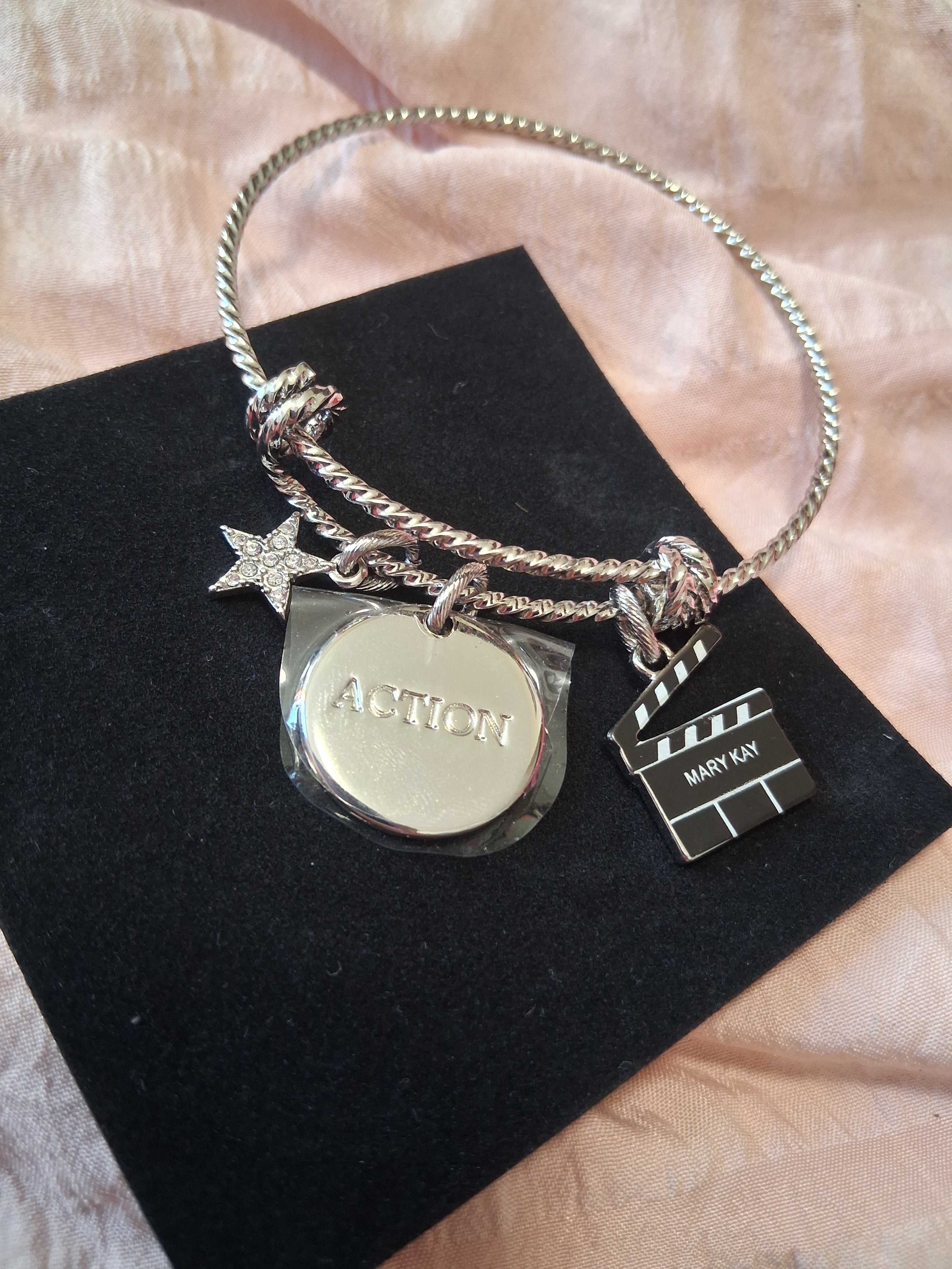 Mary Kay Silver-Tone Action Charm Bangle Bracelet 7$